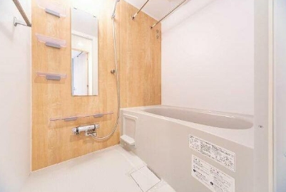 バス・シャワールーム　浴室乾燥機付きバス。