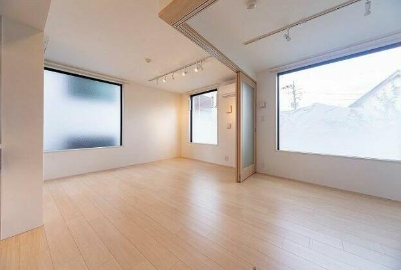 居室・リビング　9.5帖のきれいなLDK。