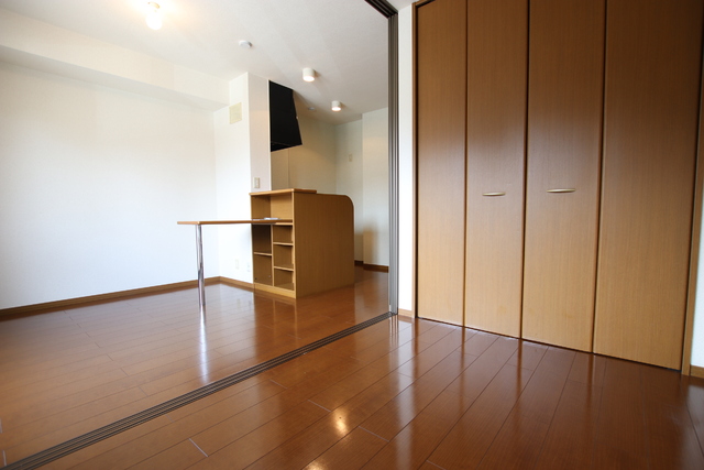 その他部屋・スペース　３帖の洋室と隣り合っています♪