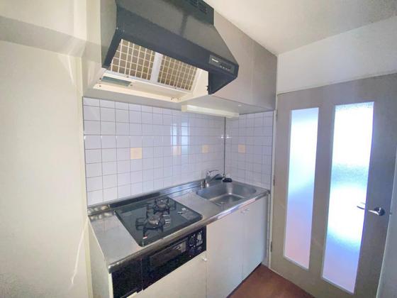 キッチン　※別部屋の写真です