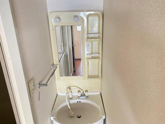 洗面設備　※別部屋の写真です