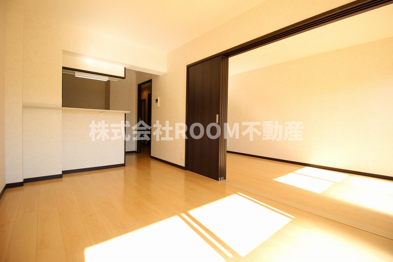 居室・リビング　こちらの居間で趣味の時間をお楽しみください