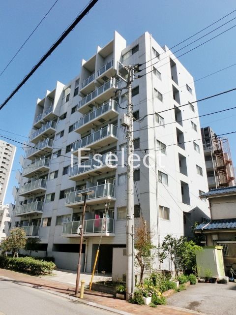 建物外観　外壁タイル張りのマンション