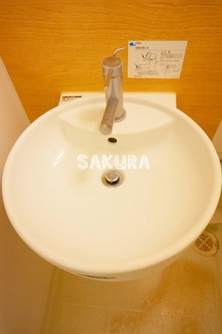 洗面設備　身支度に便利な洗面台です♪
