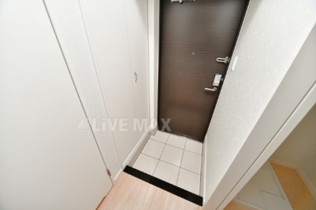 玄関　※別号室参考写真※