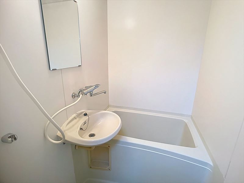 バス・シャワールーム　※別の部屋の写真です。