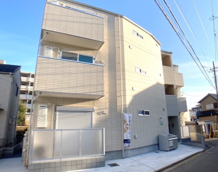 建物外観　不在時便利な宅配BOX付き♪