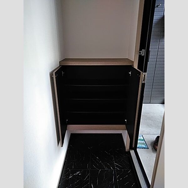 玄関　玄関(カウンター式収納)