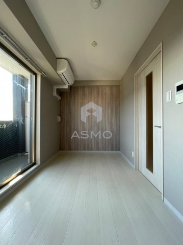 居室・リビング　同マンション参考写真