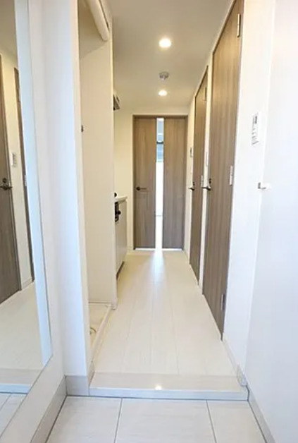 玄関　モデルルームです