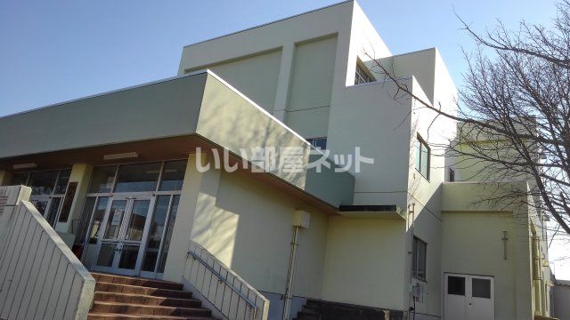 小学校　恵庭市立和光小学校（小学校）まで587m