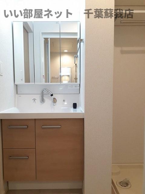 洗面設備　スペースが確保できる洗面所です