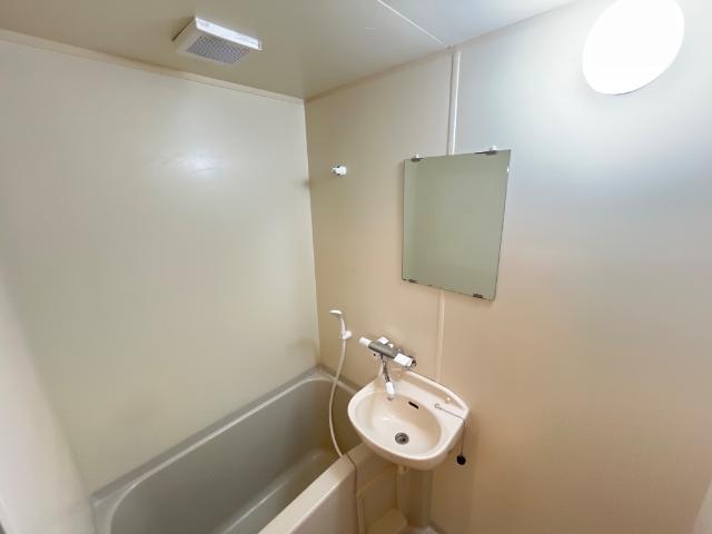 バス・シャワールーム　バス