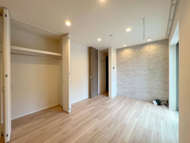 居室・リビング　広々とした洋室です