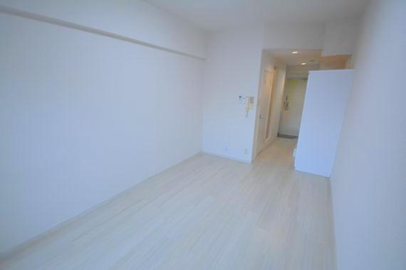 その他部屋・スペース　朝には心地よい光が差し込む、このお部屋でお休みください。