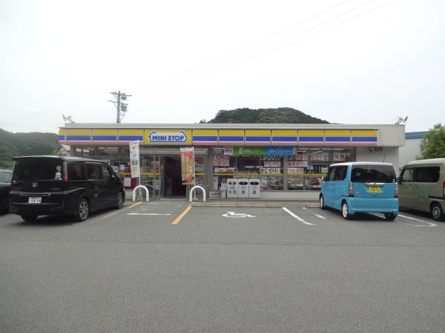 コンビニ　ミニストップ（コンビニ）まで450m
