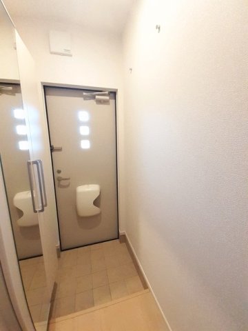 玄関　落ち着いた玄関です