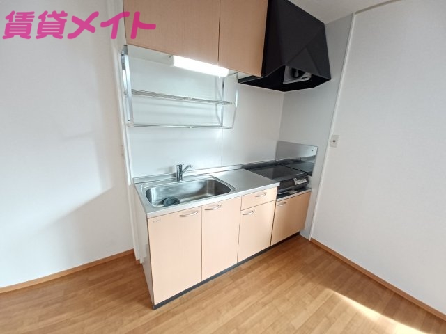 キッチン　同物件反転タイプの画像です