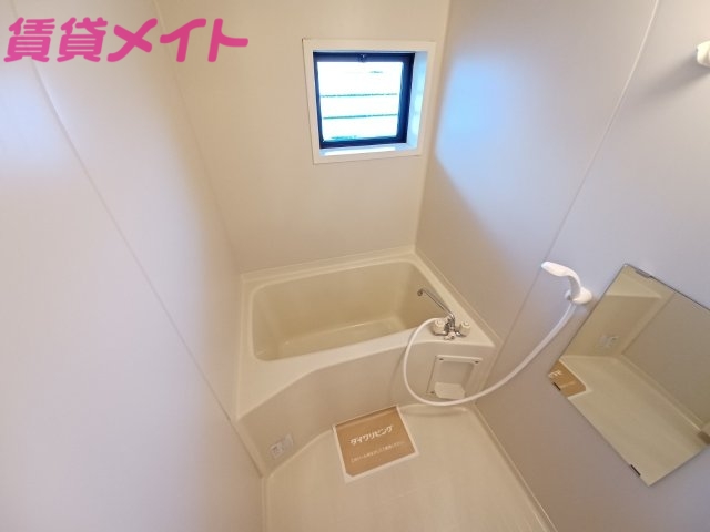 バス・シャワールーム　同物件反転タイプの画像です