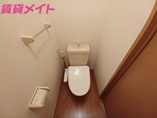 トイレ　同物件反転タイプの画像です