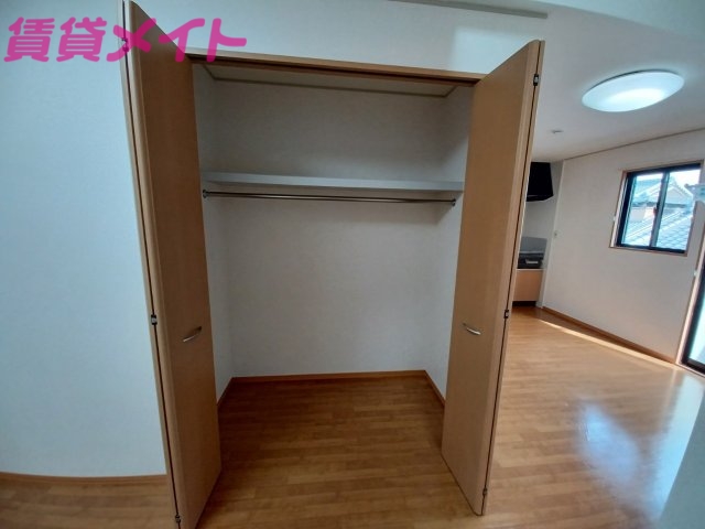 収納　同物件反転タイプの画像です