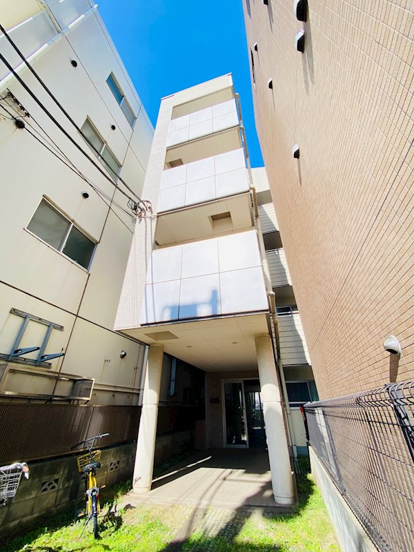 建物外観　越谷駅徒歩２分（１６０M）