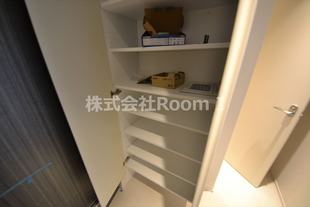 玄関　収納もある玄関です