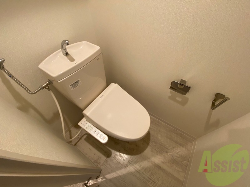 トイレ　こちらはトイレです。清潔感があり、安心して使用できます。