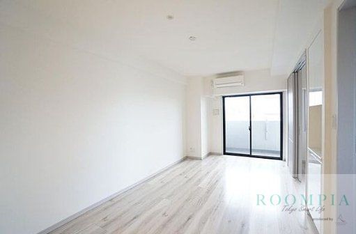 居室・リビング　写真は同マンション別号室のものとなります。
