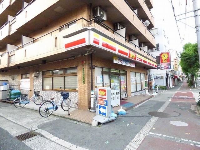 コンビニ　デイリーヤマザキ（コンビニ）まで444m
