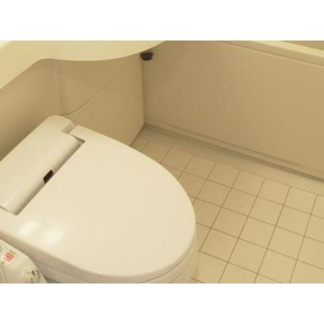 トイレ　※写真は同タイプ住戸です。