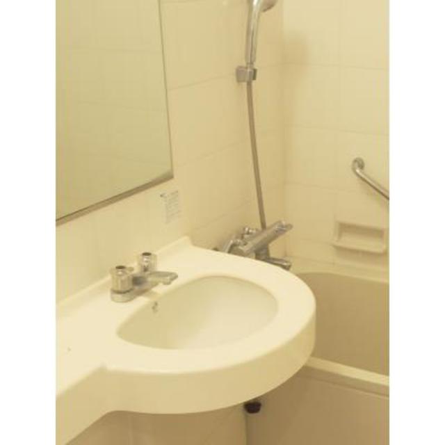 洗面設備　※写真は同タイプ住戸です。