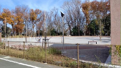 眺望　物件道路向かいに公園があります