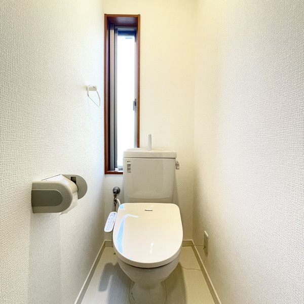 トイレ　（別タイプ参考写真）エスポア　荒川区荒川6