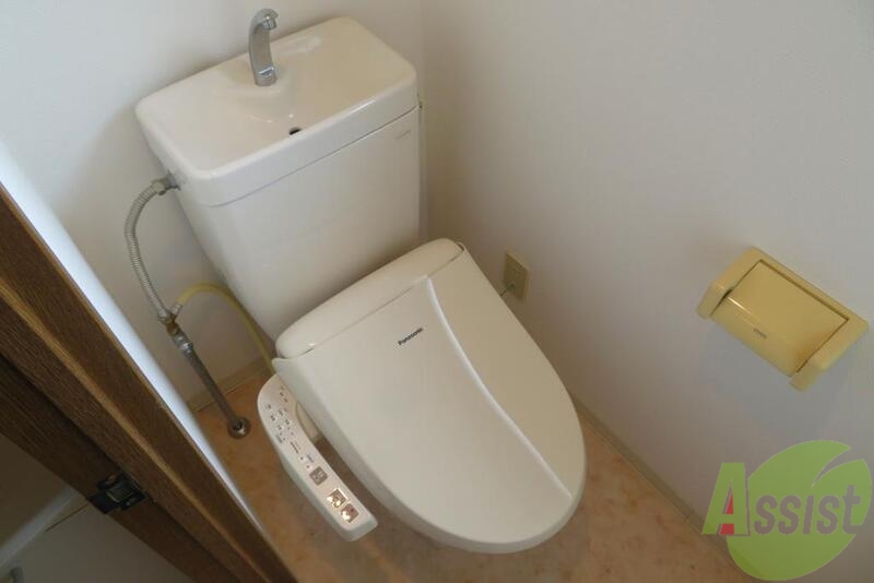 トイレ　トイレはシンプルかつオーソドックスで使い易そうです。