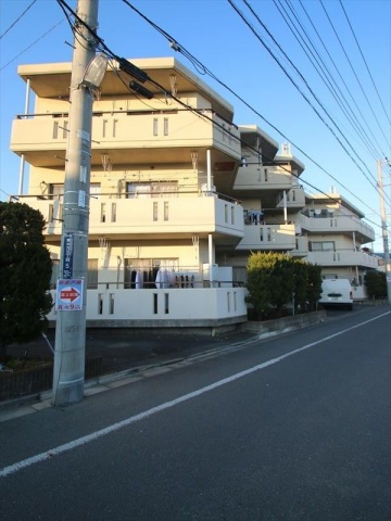 建物外観　安心・安全の鉄筋コンクリート造　嬉しいペット可　バス停徒歩圏