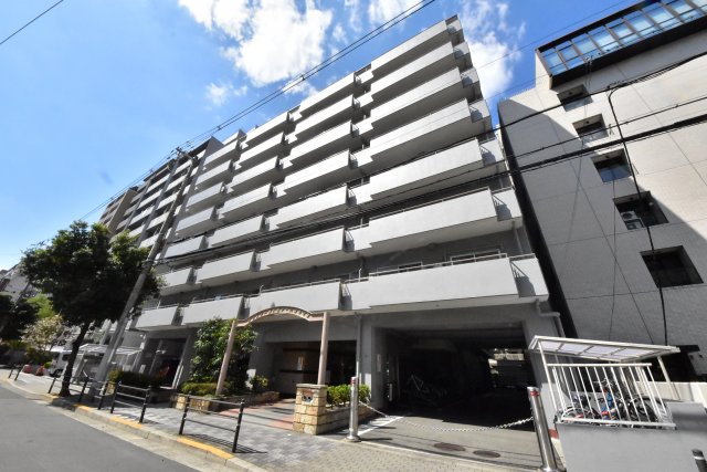 建物外観　御堂筋線・新大阪駅徒歩7分！鉄筋コンクリート12階建て最上階