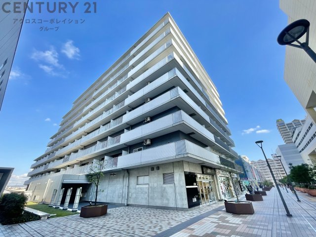 建物外観　宅配ボックス付きで不在時にも便利♪
