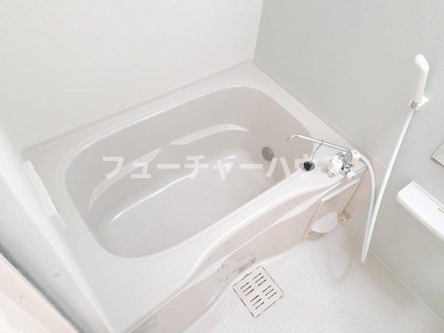 バス・シャワールーム　落ち着いた空間のお風呂です