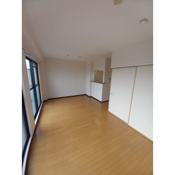 居室・リビング　この写真は同マンションの別のお部屋のものです