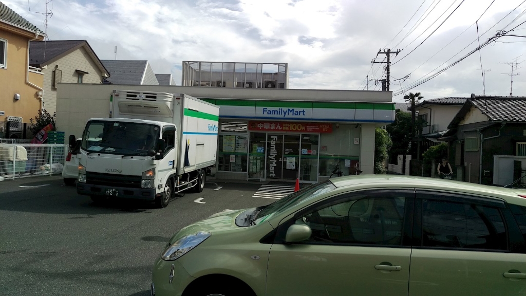 コンビニ　ファミリーマート 杉並宮前三丁目店（コンビニ）まで442m