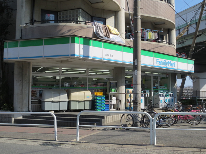 コンビニ　ファミリーマート（コンビニ）まで534m
