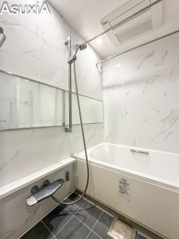 バス・シャワールーム　別タイプのお部屋の写真です