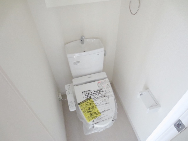 トイレ　別号室の参考写真です。