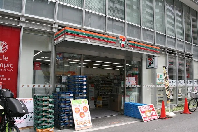 コンビニ　セブンイレブン大久保2丁目明治通り店（コンビニ）まで588m