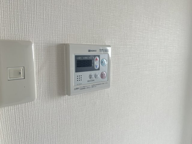 その他設備　給湯器リモコンです