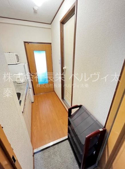 玄関　※写真は別部屋になります。