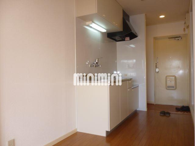 その他　キッチンから玄関に向けて