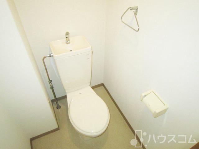 トイレ　温水洗浄便座を設置することも出来ます♪
