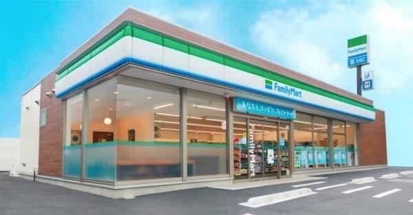 コンビニ　ファミリーマート東池袋二丁目店（コンビニ）まで219m